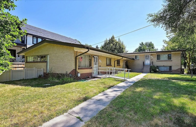 Front - 2480 S Lafayette St Unit 2480