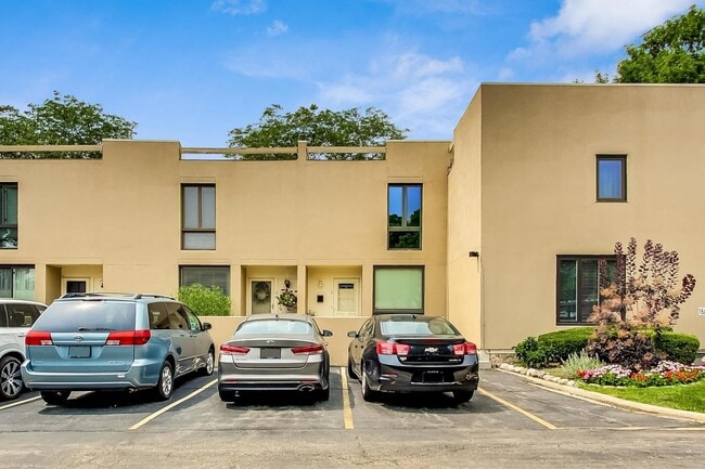Photo - 1 Oak Tree Ct Townhome