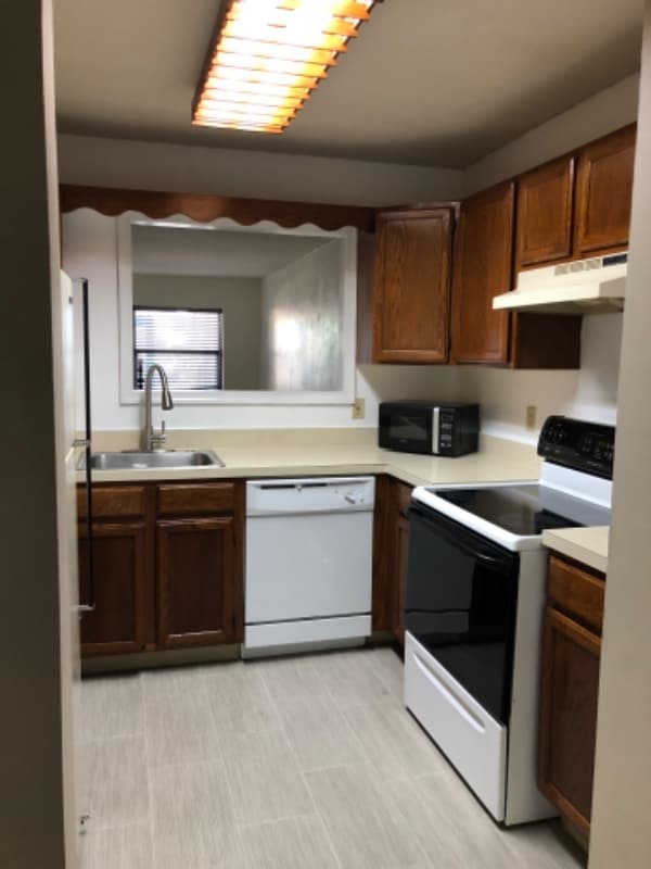 Photo - 1334 W Wyomissing Blvd Unit S