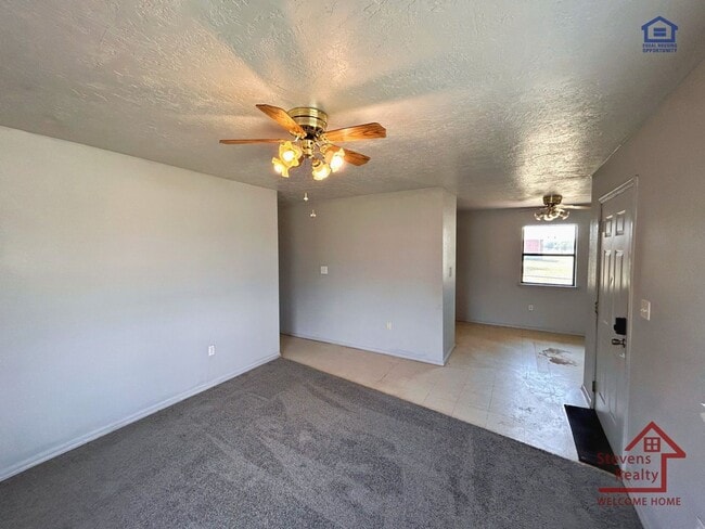 Photo - 1302 SW Texas Ave