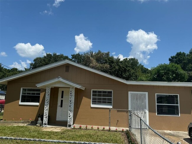 Photo - 575 W Tropicana Ct House