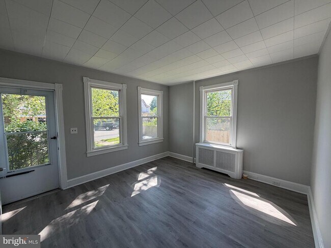 337 W Front St