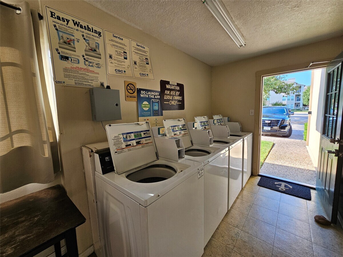 Photo - 12600 Melville Dr