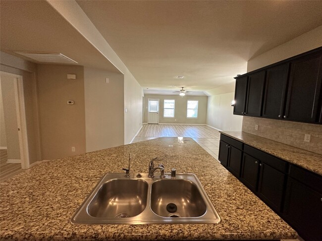 Photo - 2911 Iron Range Ct