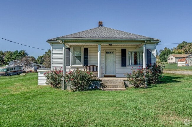 Building Photo - NE Roanoke Cottage Rental