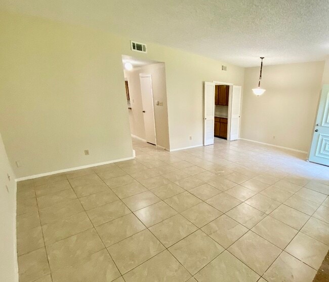 Building Photo - 8323 Wednesbury Ln Unit True