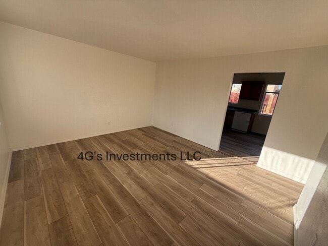 Photo - 3302 E Edgecliff Dr