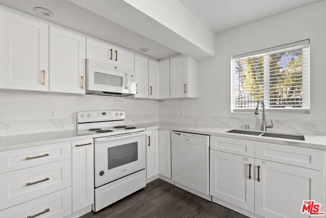 Photo - 5142 Denny Ave