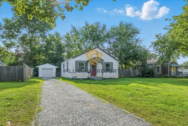 Building Photo - Beautifully Renovated 2-Bedroom Home Near Indy Motor Speedway, Available NOW!