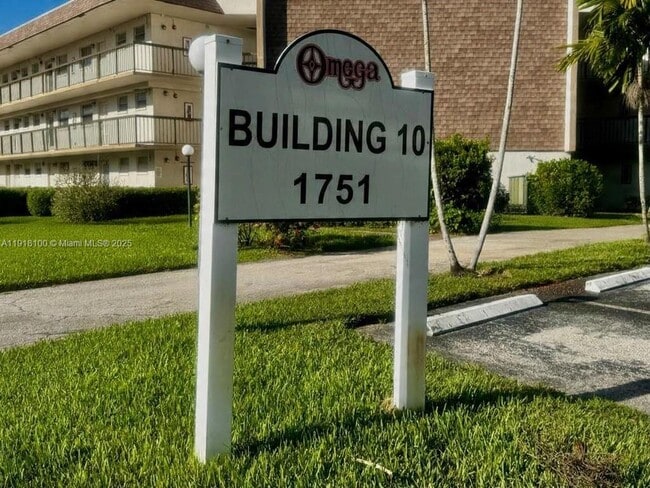 Building Photo - 1751 NW 75th Ave Unit 211