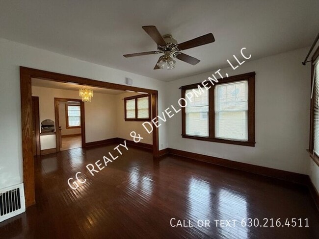 Photo - 454 Moseley St