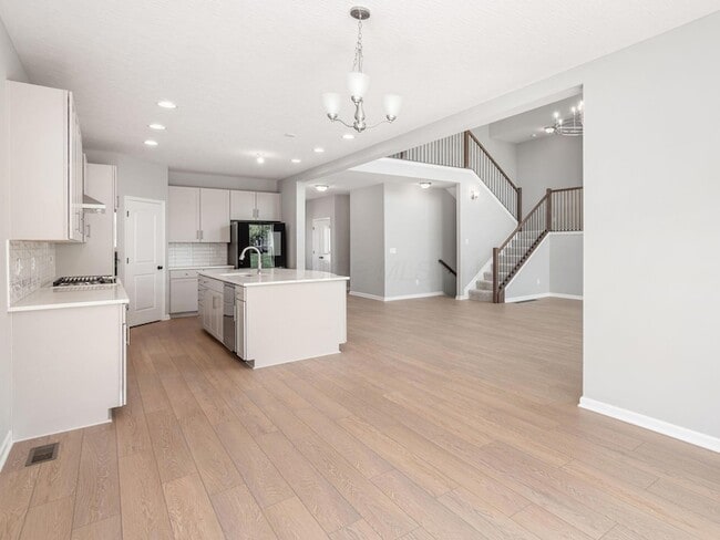 Photo - 37 Littondale Dr