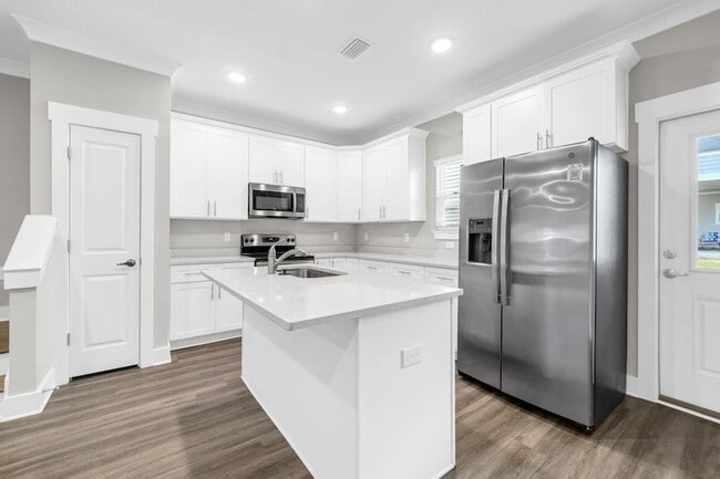 328 Date Palm Ln