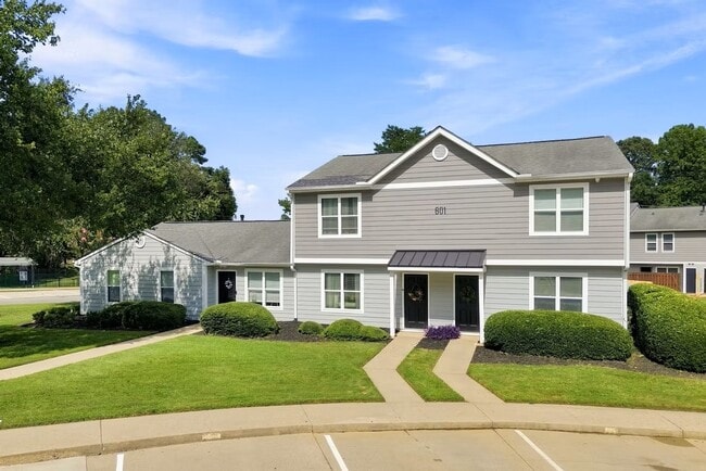 Photo - Whispering Trace Apartments