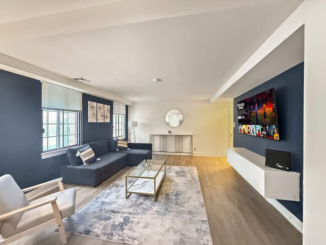 Building Photo - 111-23 N 15th St Rental
