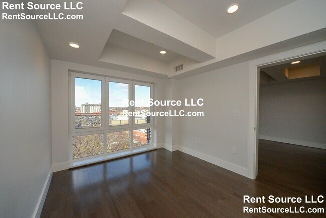 Photo - 250 Monsignor Obrien Hwy Unit 706