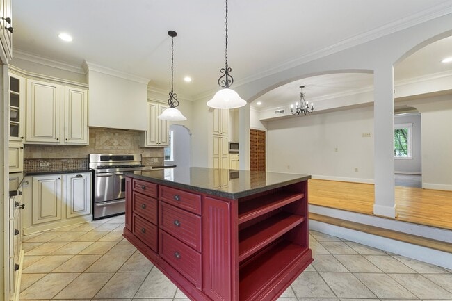 Building Photo - 3126 Wroxton Rd Rental