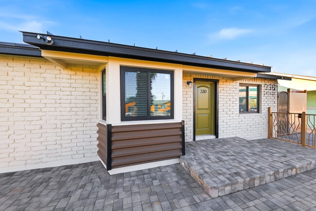 Photo - 330 S 11th St