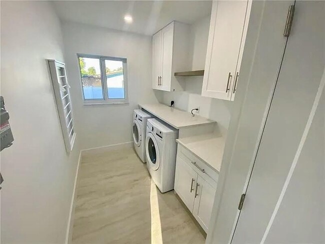 Photo - 2635 NE 17th St