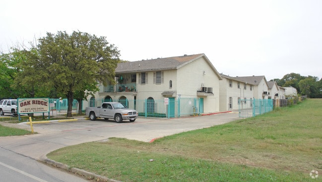 Oak Ridge Apartments - Oak Ridge Apartments