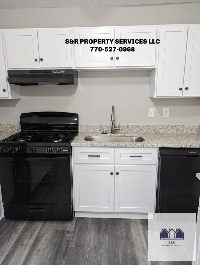 Photo - 4253 Grogan St