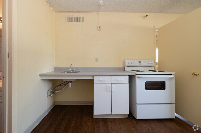 1BR, 1BA - 548SF - Ktichen