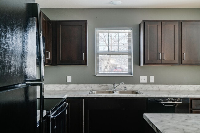 Photo - Edison Apartments