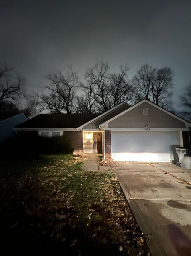 Building Photo - 3 Bed newly remodeled, single-family home located in the vibrant city of Indianapolis!