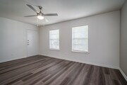 1BR, 1BA - 720SF