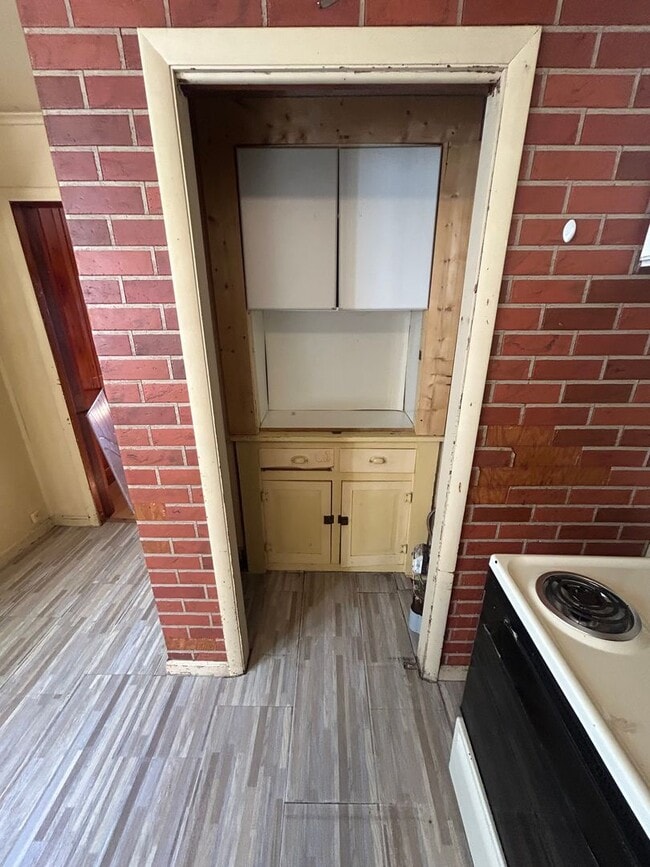 Photo - 1630 E Division St