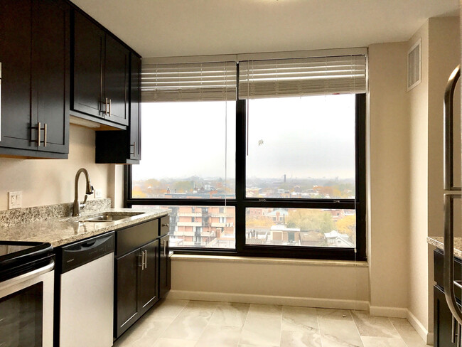 Photo - 2020 N Lincoln Park W Rental