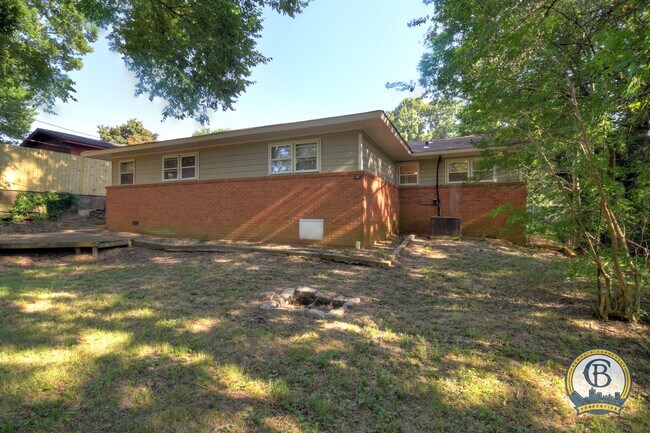 Photo - 1304 Carol Dr