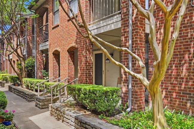 Photo - Beautiful Townhome in Gated Community
