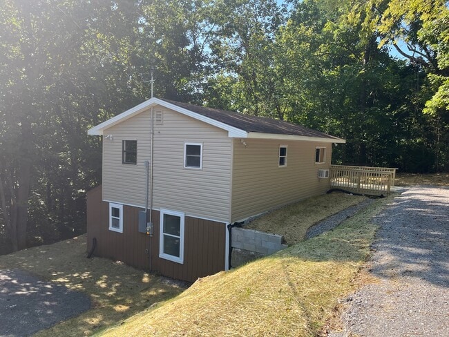 Photo - 718 Mount Vernon Rd