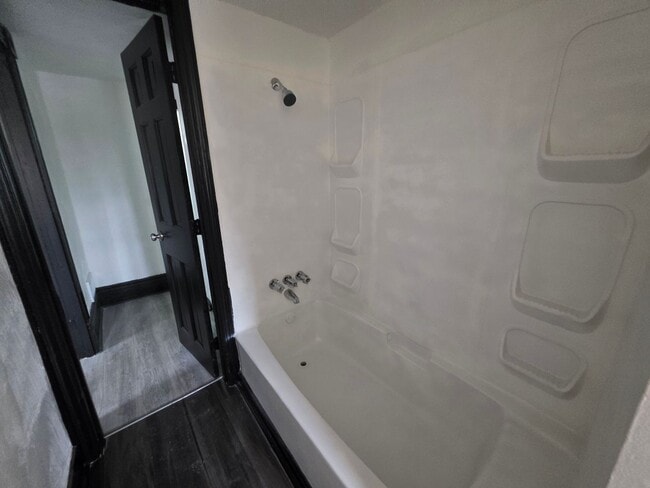 Photo - Updated 1 bedroom 1 bath for rent in Arlington!