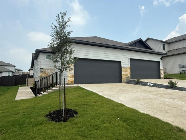 Photo - 170 Schrader Dr