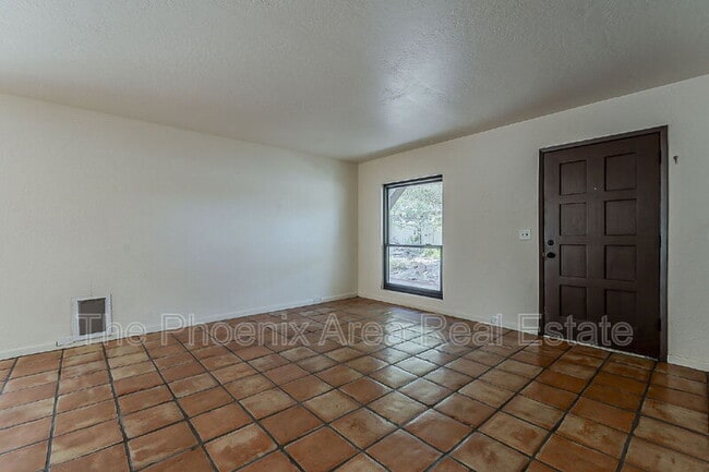 Photo - 8638 S 51st St