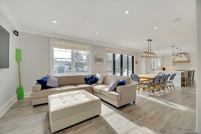 Photo - 165 Marine Pl