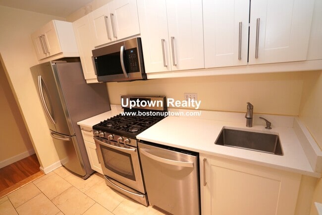 Photo - 1492 Beacon St