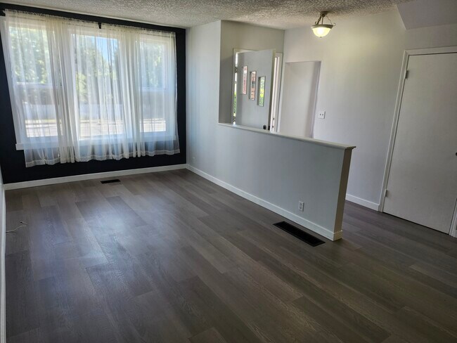 1776 Mckenzie Av