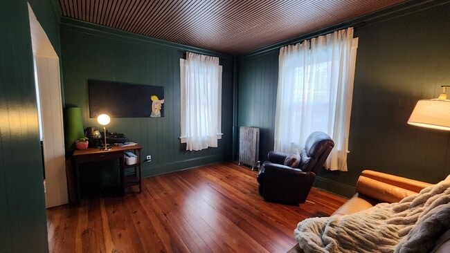 28 Pleasant St Unidad 2 bedroom, furnished, utilities incl