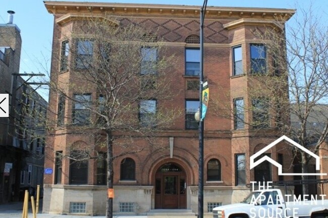 Photo - 1760 W Montrose Ave Unit 3