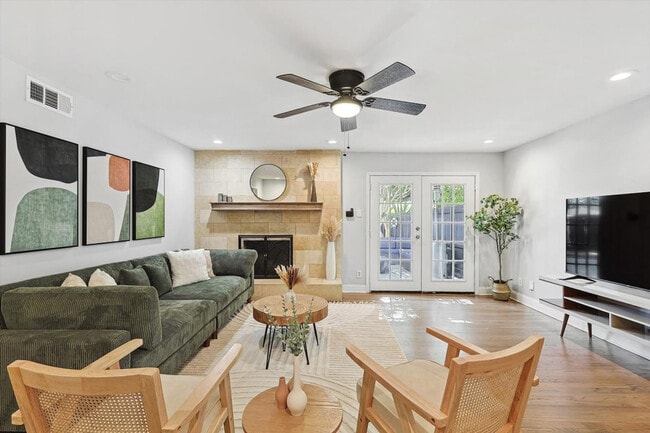 Building Photo - 3608 Courtdale Dr Rental