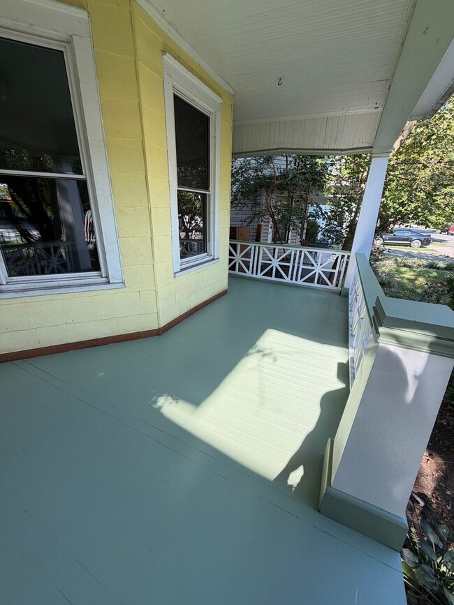 Photo - 606 Elm Ave