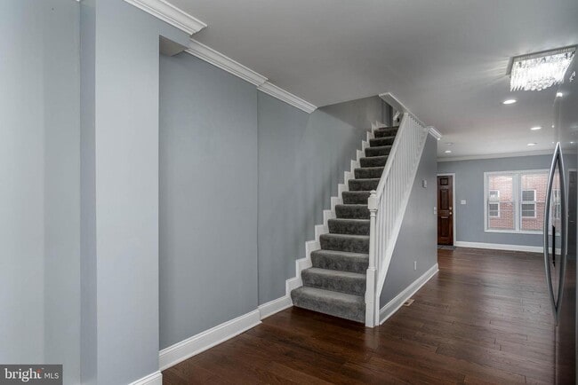 Photo - 1155 Ward St