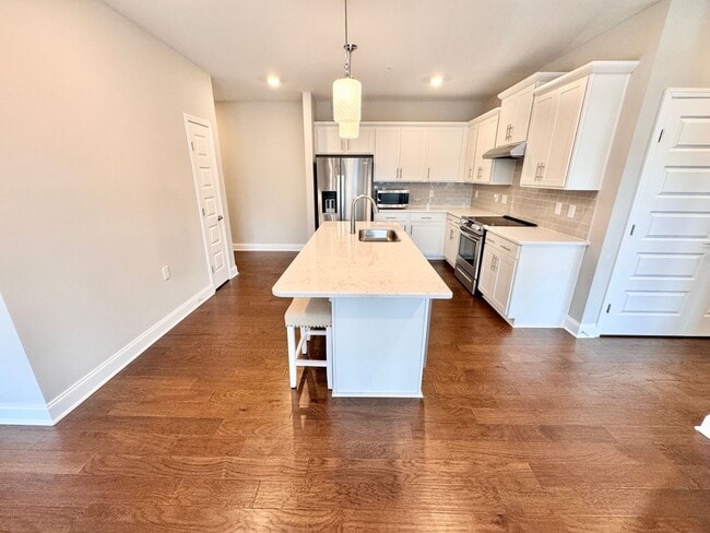 Photo - 2 Bed, 2 Bath Condo w/ Elevator Close to D...