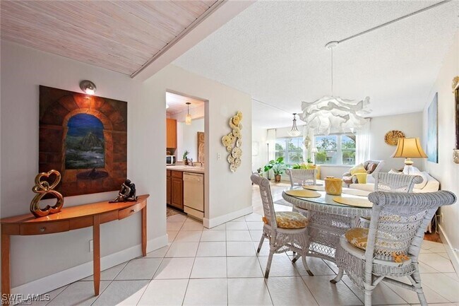 1085 Forest Lakes Dr Unit 8305