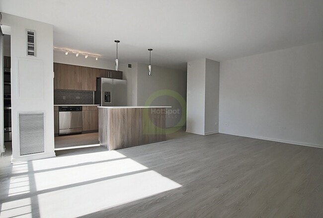Photo - 898 S Ashland Ave
