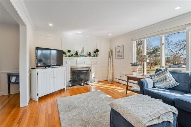 Photo - 98 Hargraves Dr