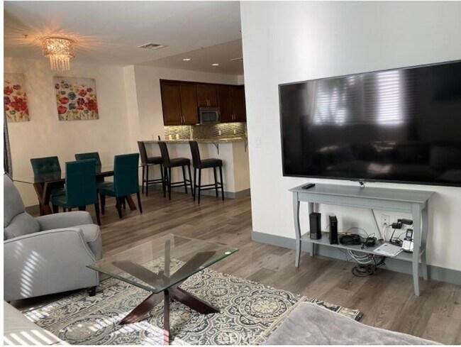 Photo - 21301 Erwin St